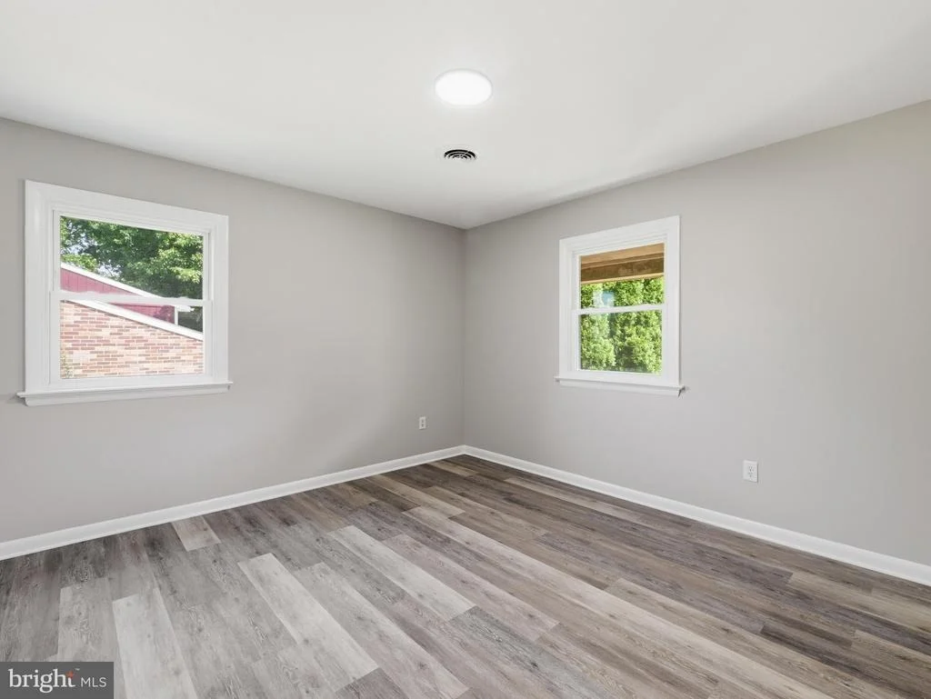 Photo of 17608 FOREST GLEN CIRCLE