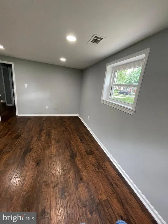 Photo of 610 W NETTLE TREE ROAD