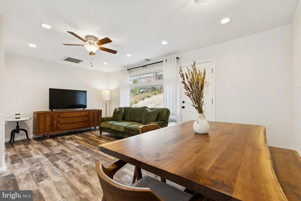 Photo of 7433 BATH STREET