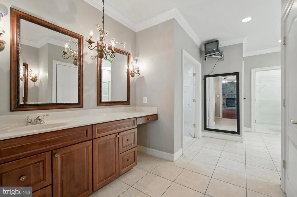 Photo of 1002 COVINGTON WAY