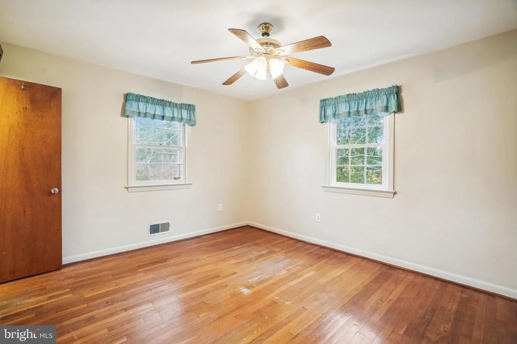 Photo of 5906 PARKWAY DRIVE