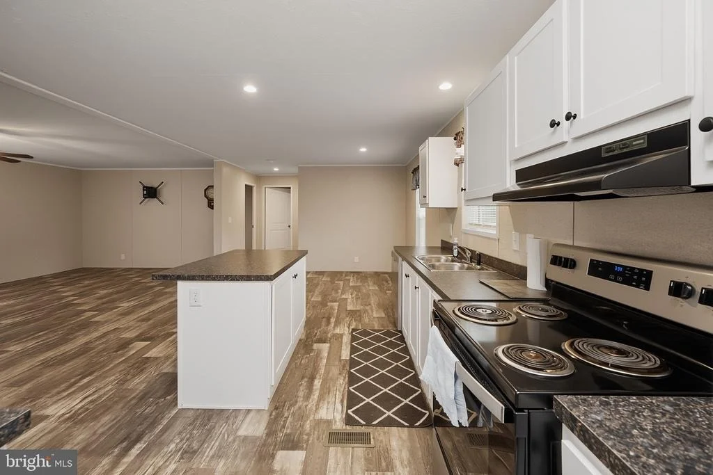 Photo of 635 DENNETT ROAD