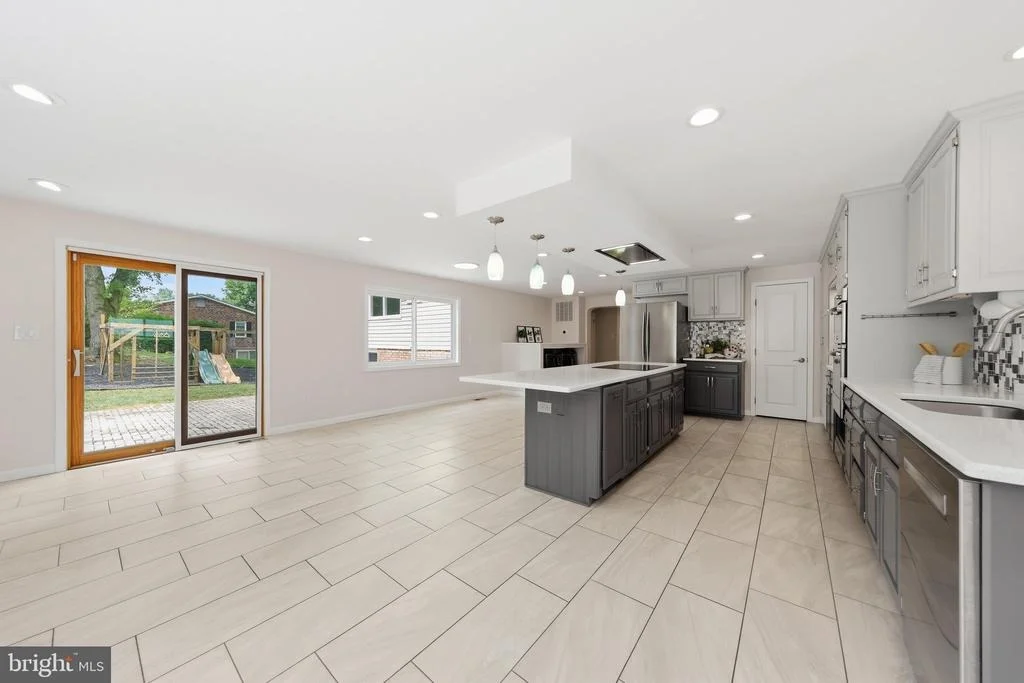 Photo of 6113 ELAINE DRIVE