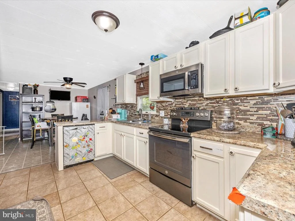 Photo of 7612 MCCLELLAN AVENUE