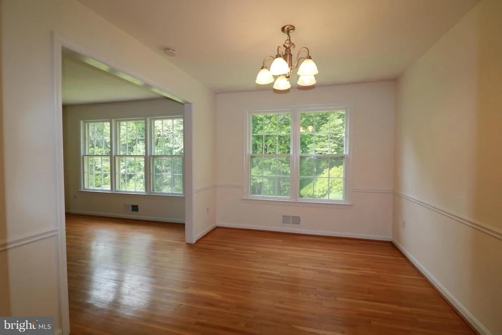 Photo of 525 WHITINGHAM DRIVE