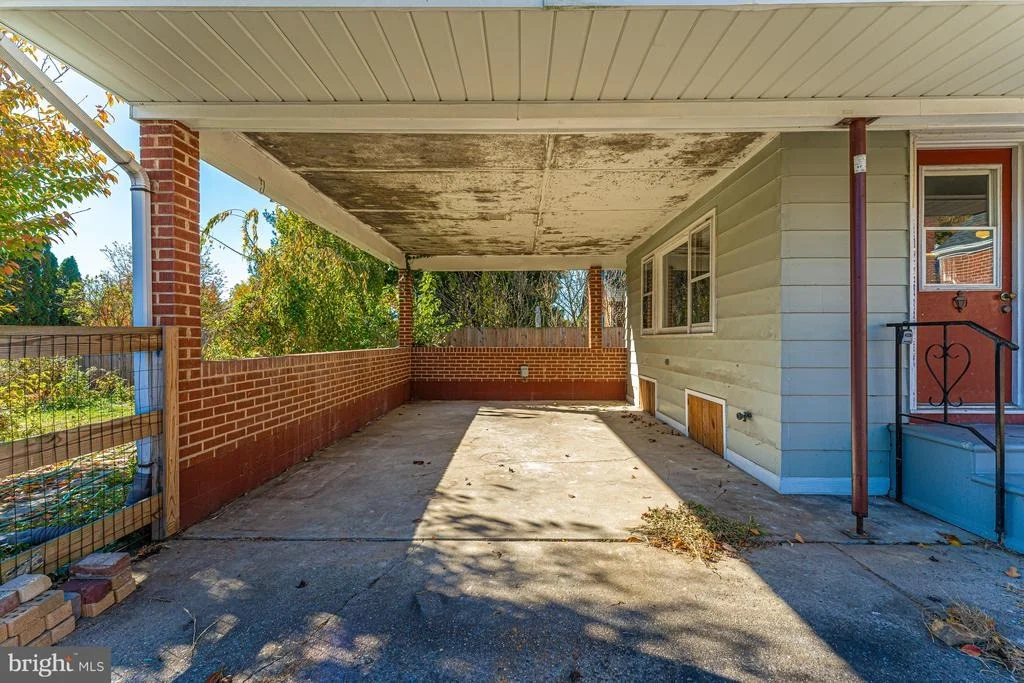 Photo of 406 LEE PLACE