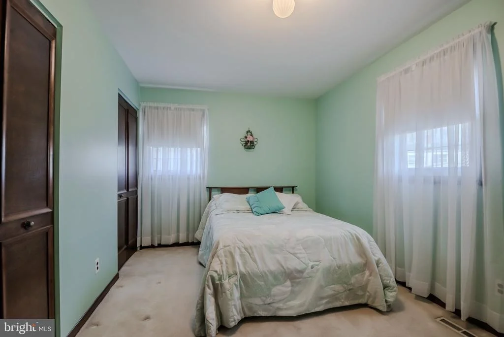 Photo of 25 CHARRING LANE