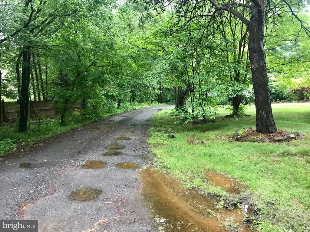 Photo of 11208 GEORGETOWN PIKE