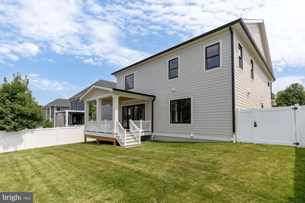 Photo of 9512 FOREST ROAD