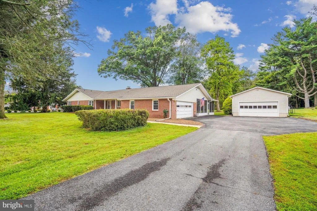 Photo of 16808 NORBROOK DRIVE