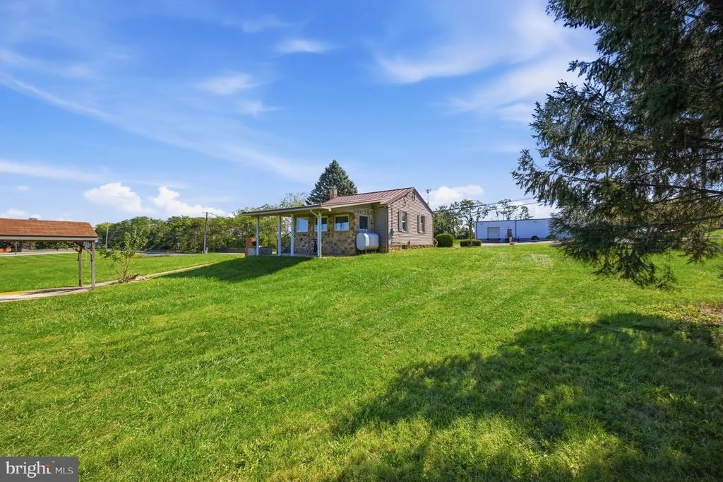 Photo of 17 HUMP ROAD