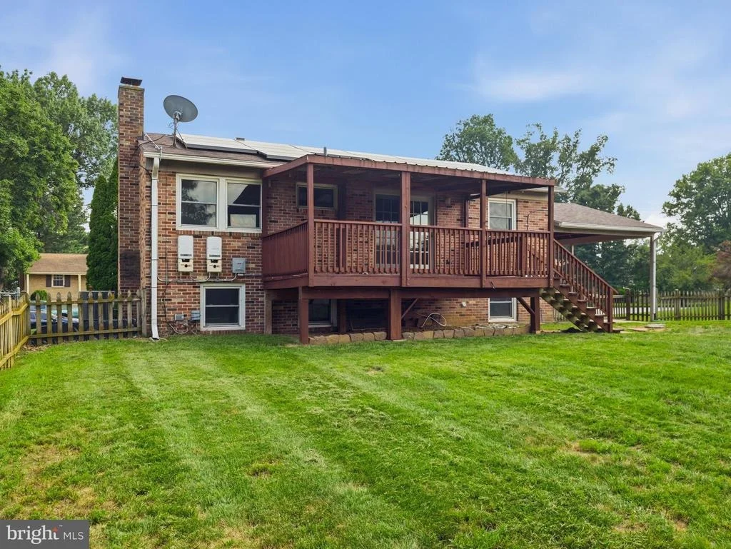 Photo of 17608 FOREST GLEN CIRCLE