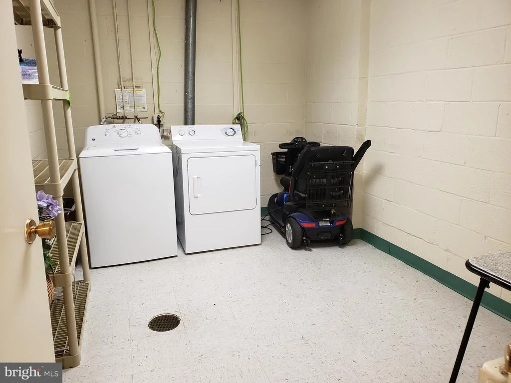 Photo of Unit 71B at 3600 GLENEAGLES DRIVE