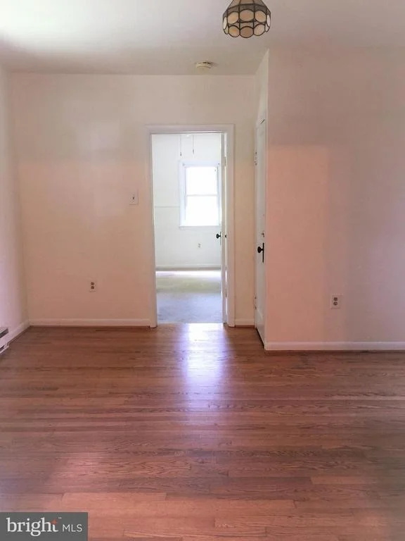 Photo of 1675 SHOOKSTOWN ROAD
