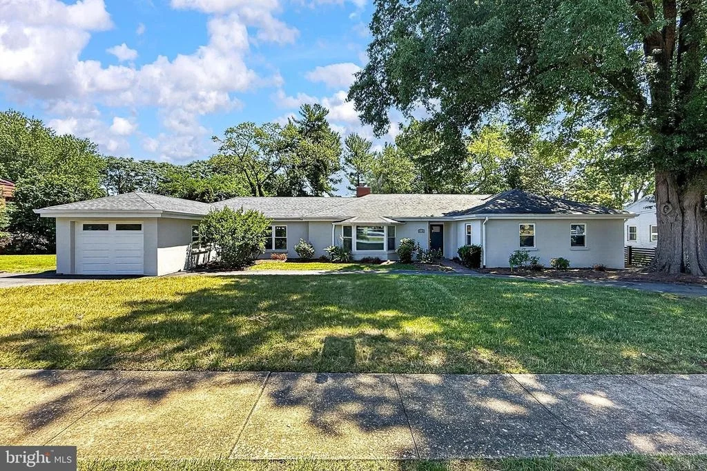 Photo of 201 LONGVIEW DRIVE