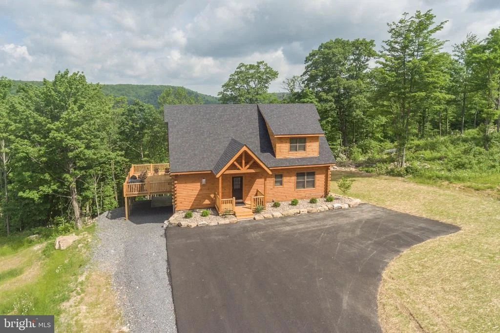 Photo of 828 N CAMP RD