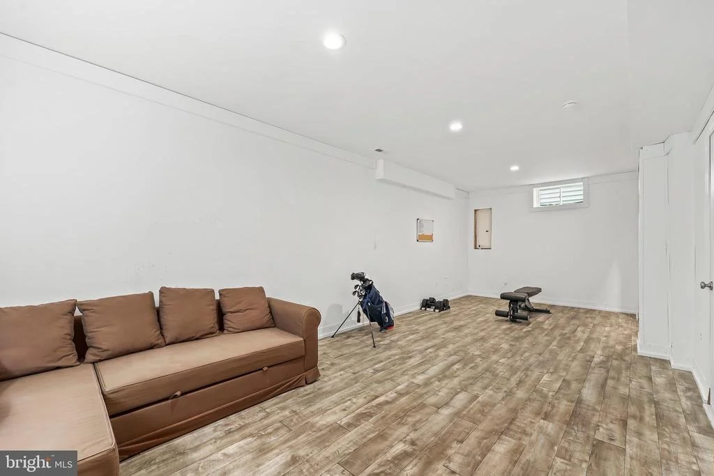 Photo of 43245 BARNSTEAD DRIVE
