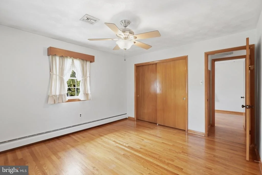 Photo of 5893 AMBAU ROAD