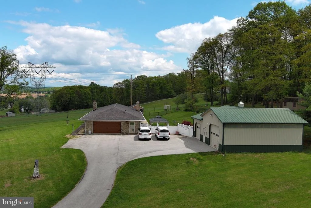 Photo of 5111 HANOVER PIKE