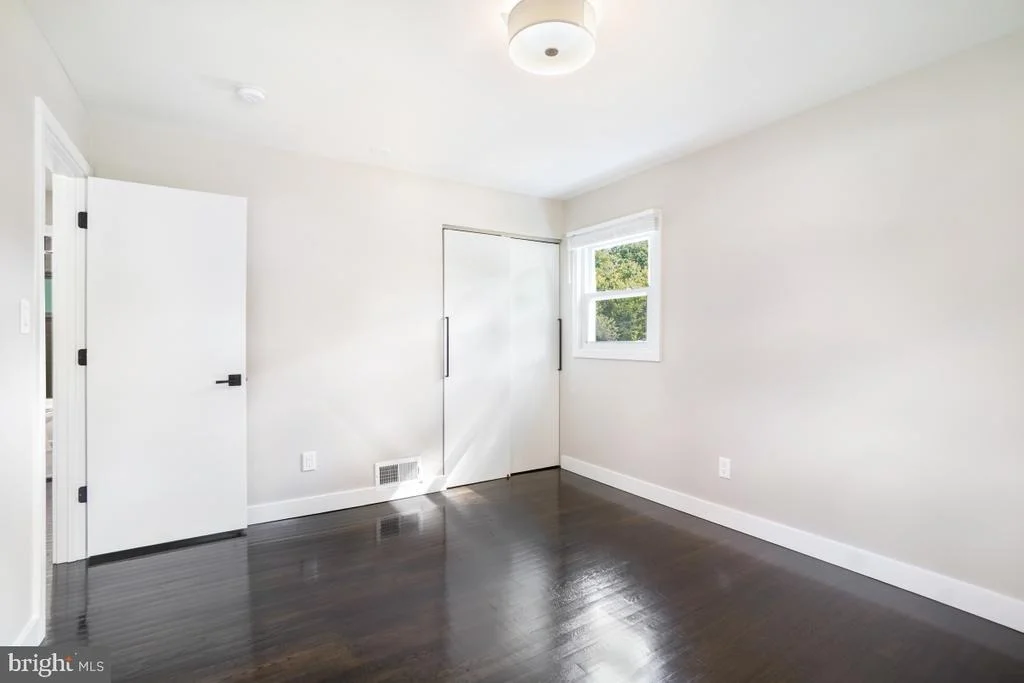 Photo of 220 HUTTON STREET