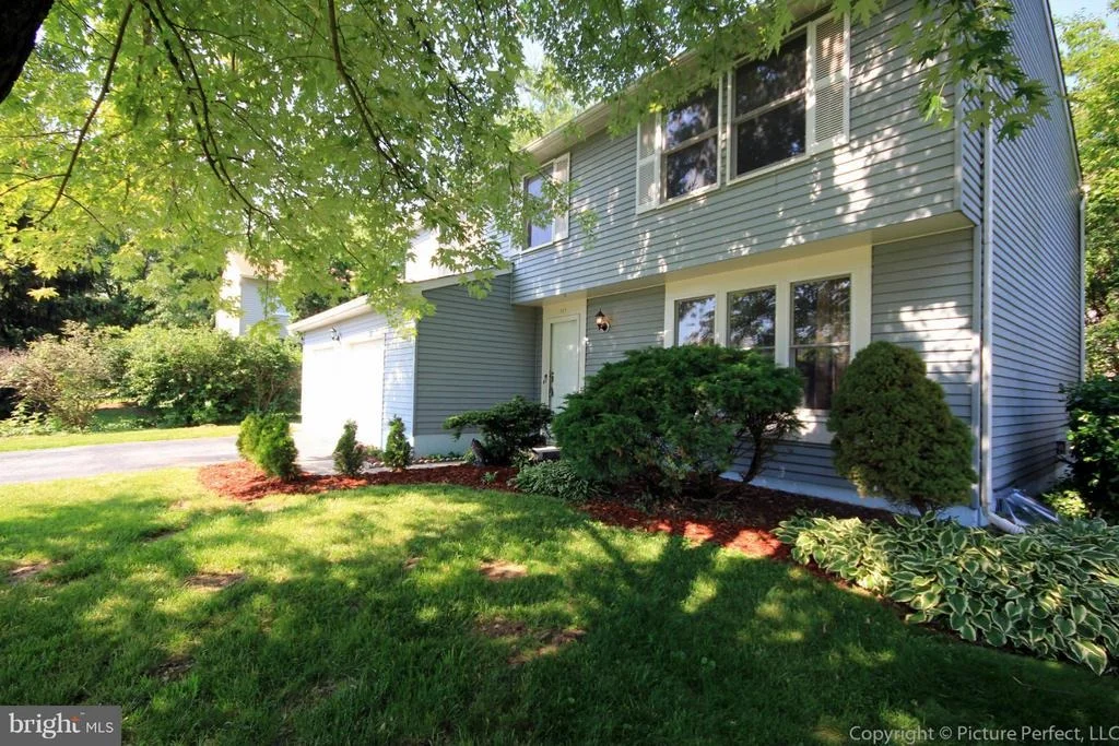 Photo of 577 BINFORD COURT