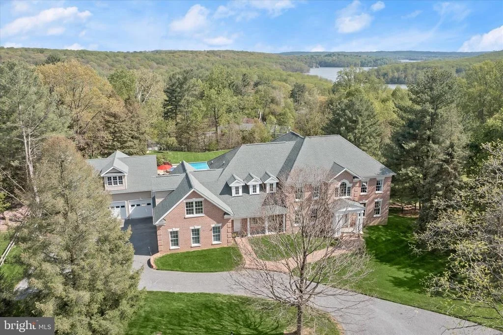 Photo of 2606 BRIGADOON ROAD