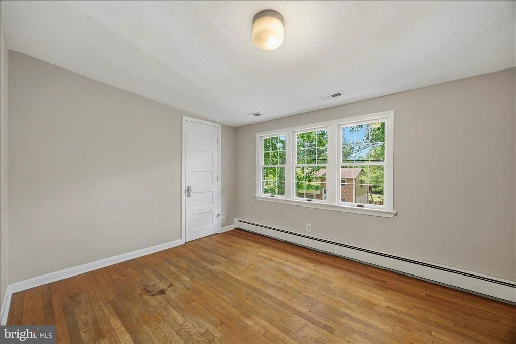 Photo of 565 SUNSET KNOLL ROAD