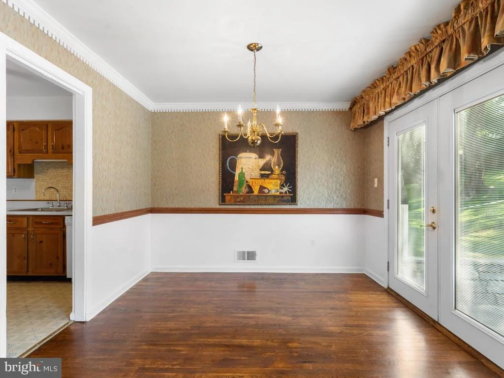 Photo of 19509 DUBARRY DRIVE