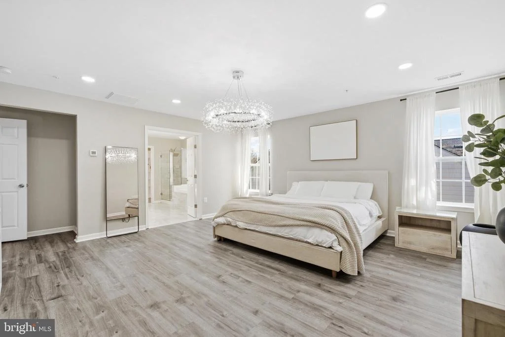 Photo of 23324 LINDSAY DRIVE