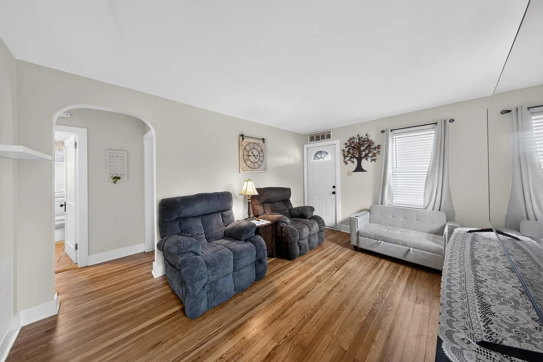 Photo of 319 N HOOK ROAD