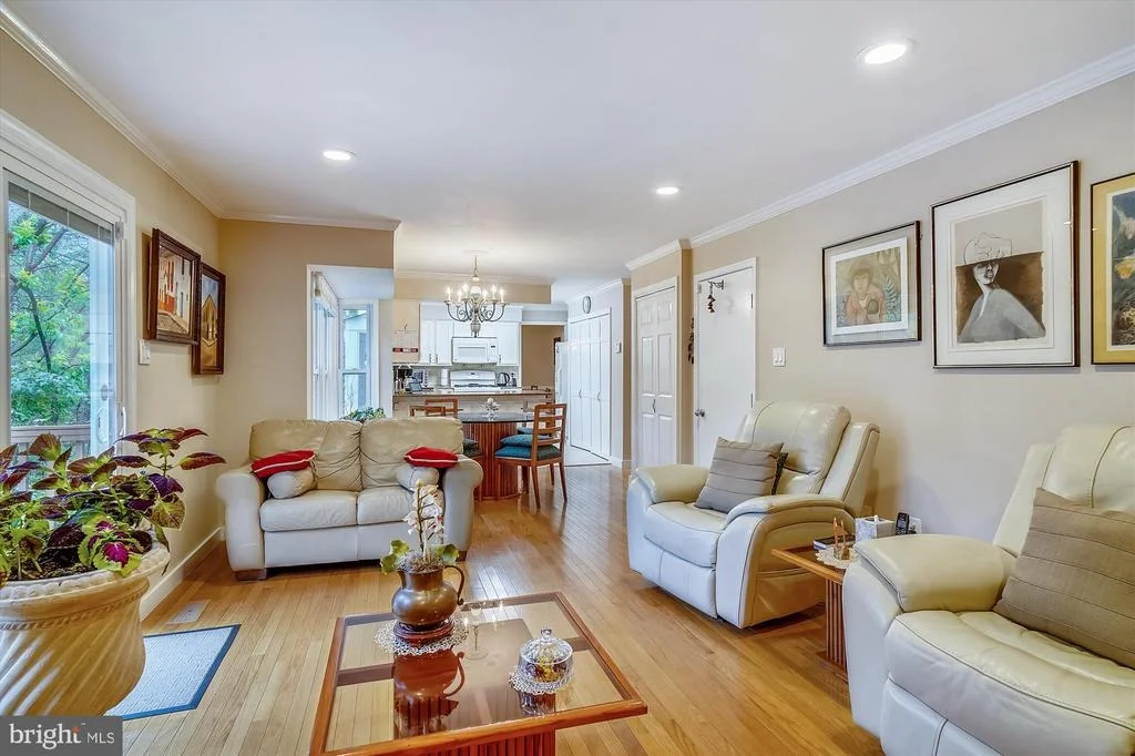 Photo of 2410 HENSLOWE DRIVE