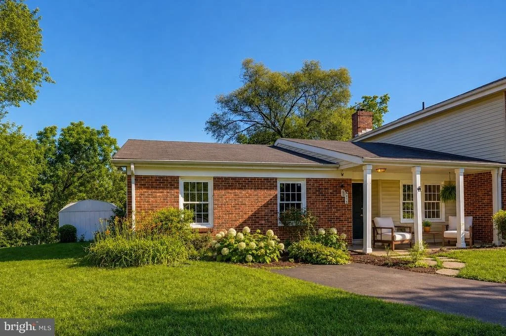 Photo of 413 HARDING COURT