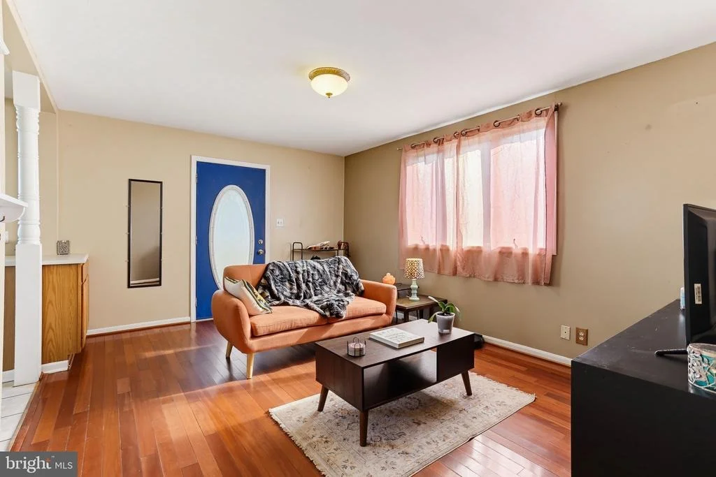 Photo of 8211 LONGPOINT ROAD