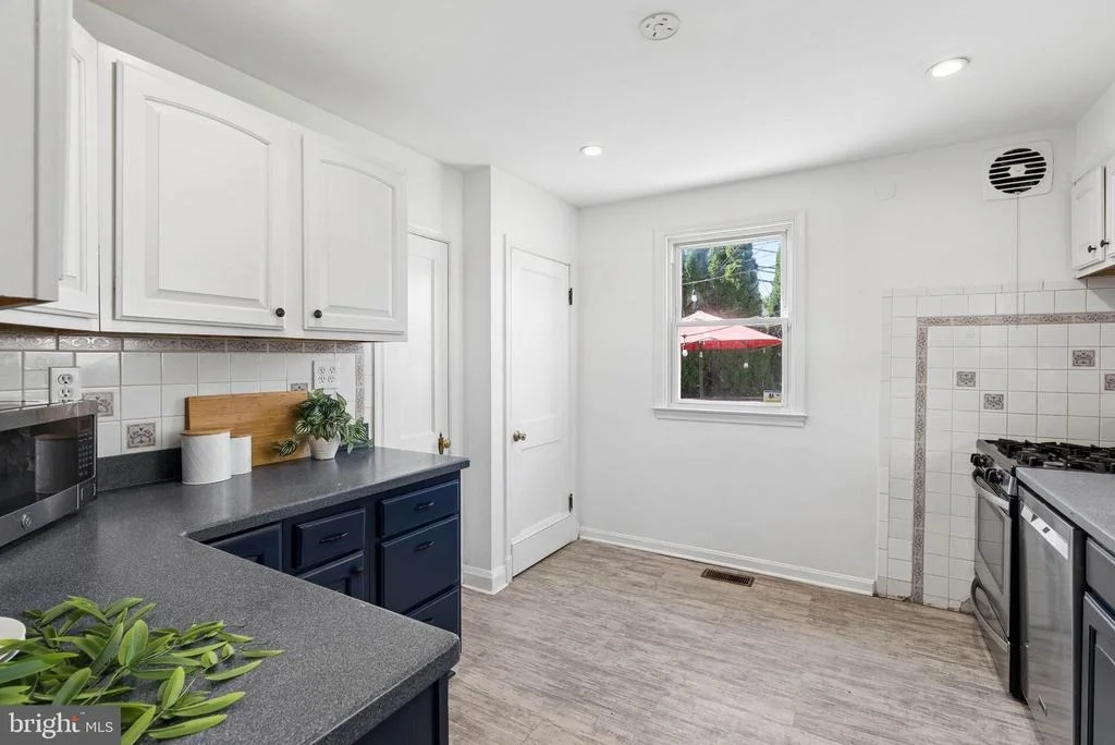 Photo of 5572 OAKLAND ROAD
