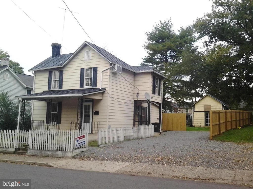 Photo of 405 COMMERCE STREET