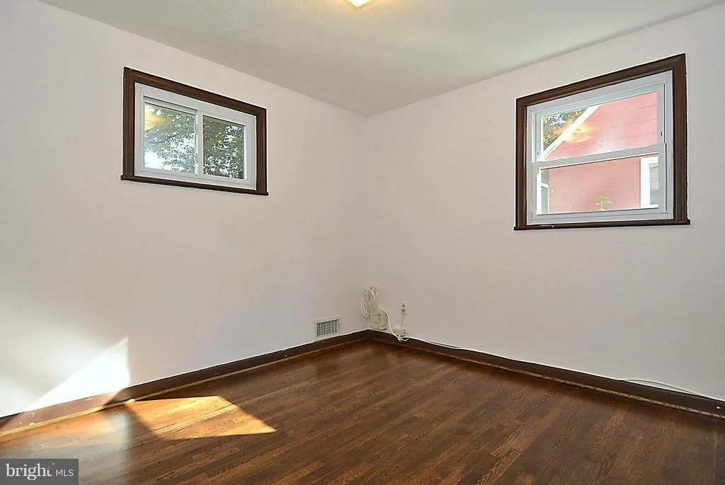 Photo of 1007 KERWIN ROAD