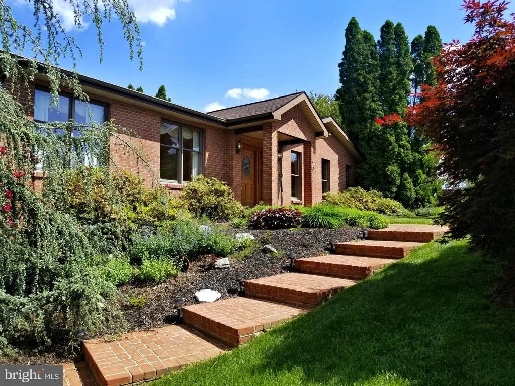 Photo of 3101 PHEASANT RUN