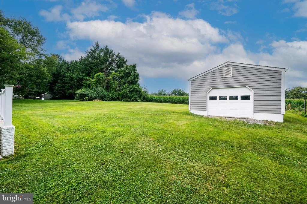 Photo of 4090 BOTELER ROAD