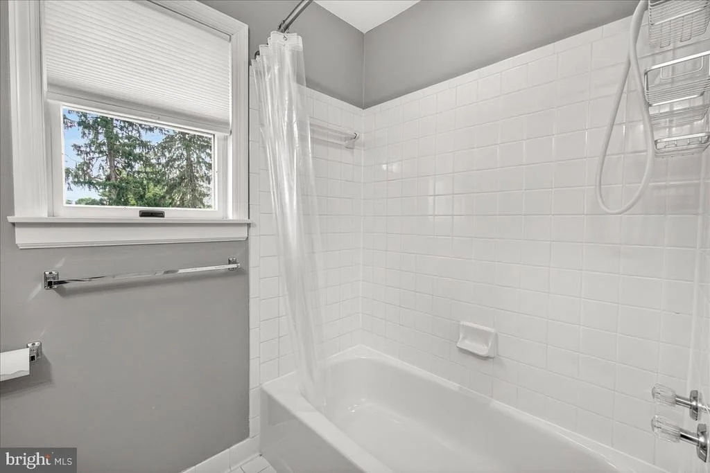 Photo of 1600 BOLTON STREET