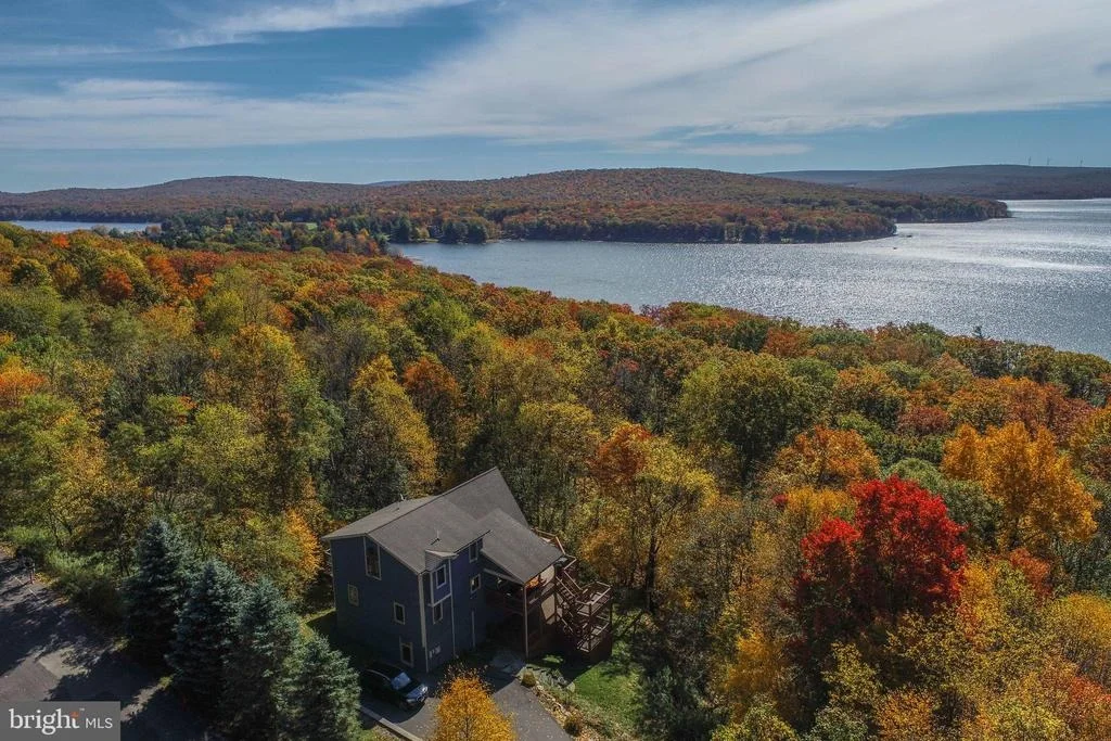 Photo of 723 PINNACLE DRIVE