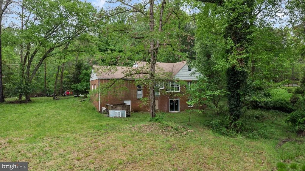 Photo of 10979 STUART MILL ROAD