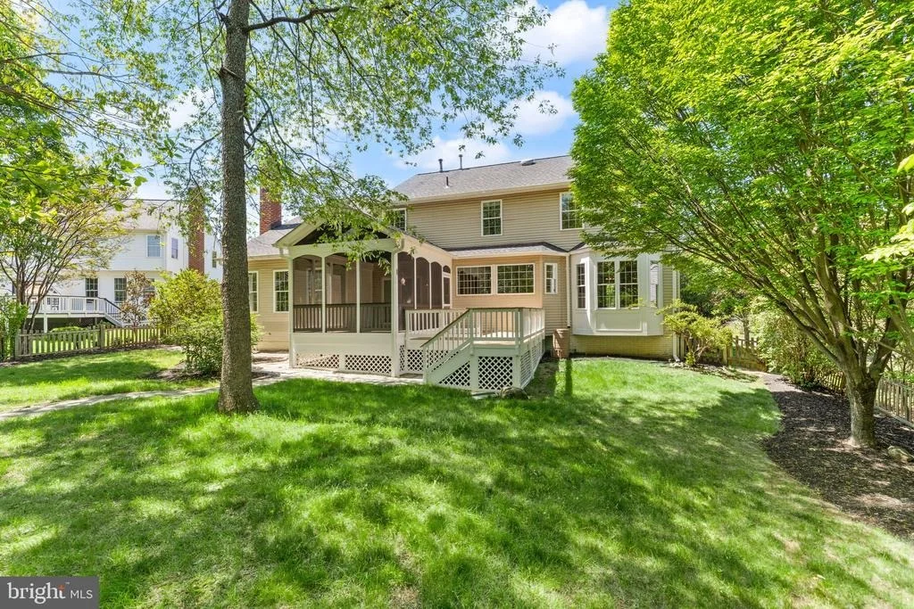 Photo of 817 KENNETH PLACE SE
