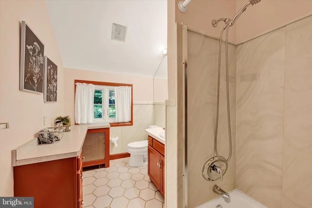 Photo of 511 EDGEVALE ROAD