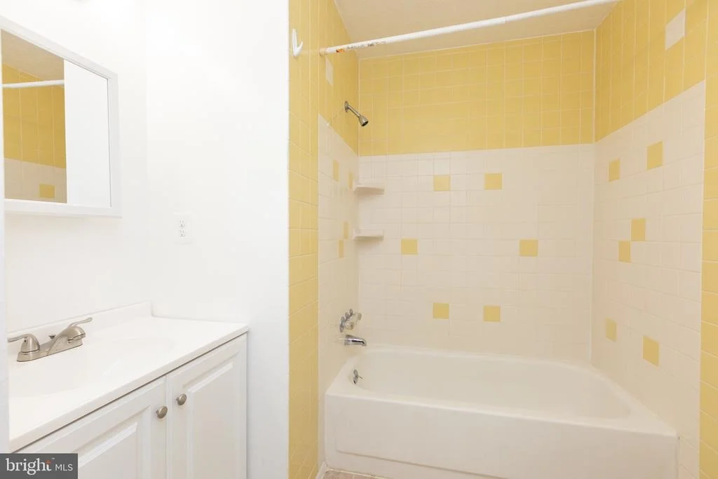 Photo of 706 UNIVERSITY DRIVE