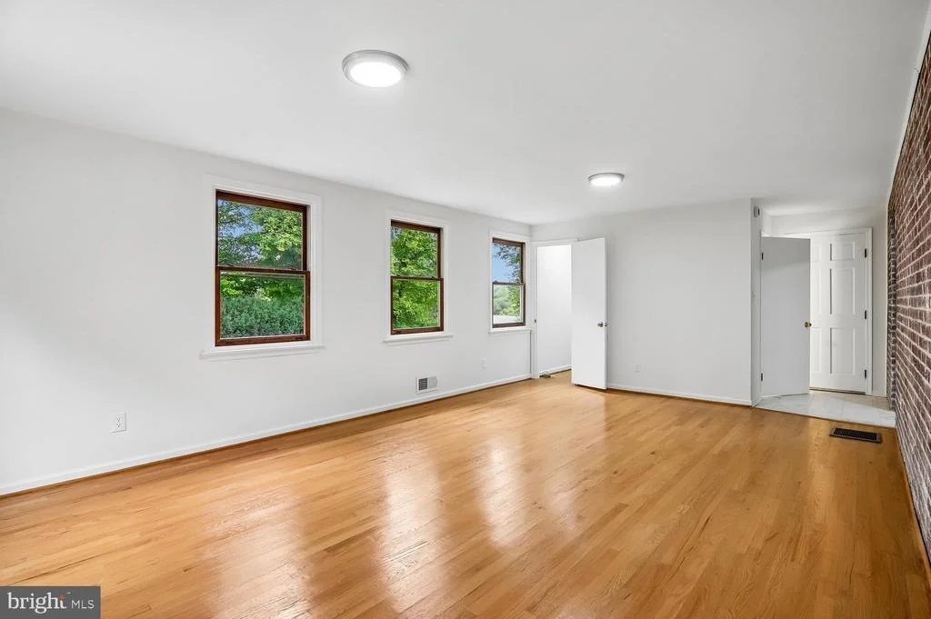 Photo of 9906 SIDNEY ROAD