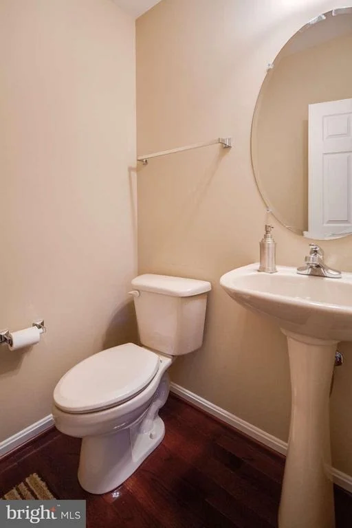 Photo of 5926 FAIRLEE ROAD