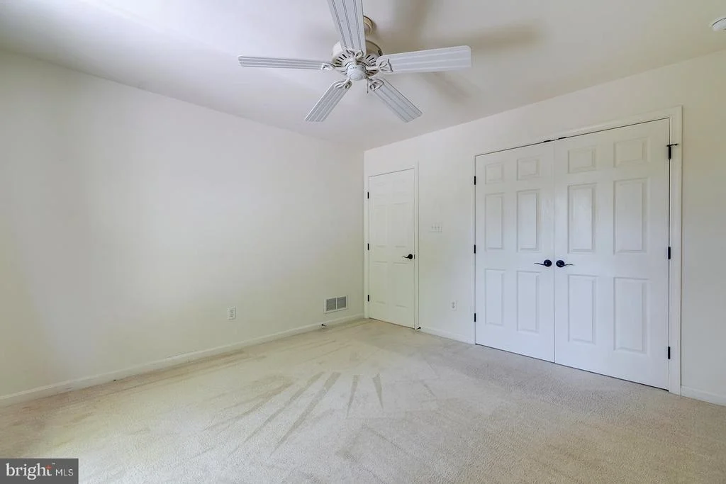 Photo of 142 W SHORE DRIVE