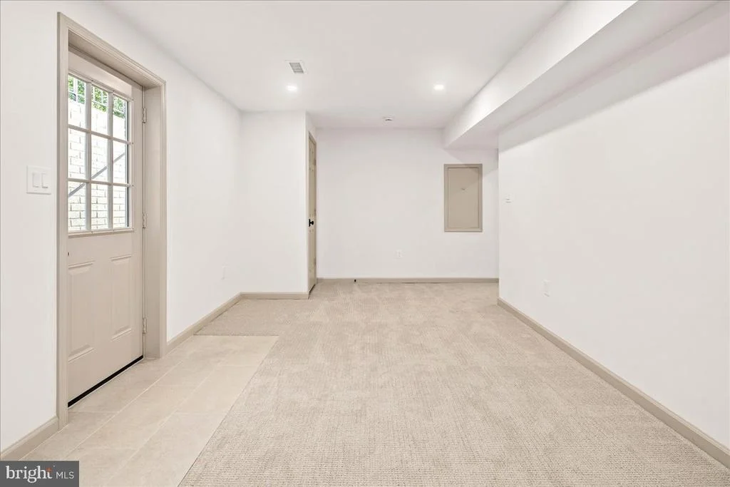 Photo of 9020 BEATTY DRIVE