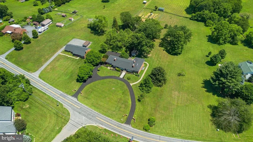 Photo of 18015 MUNCASTER ROAD