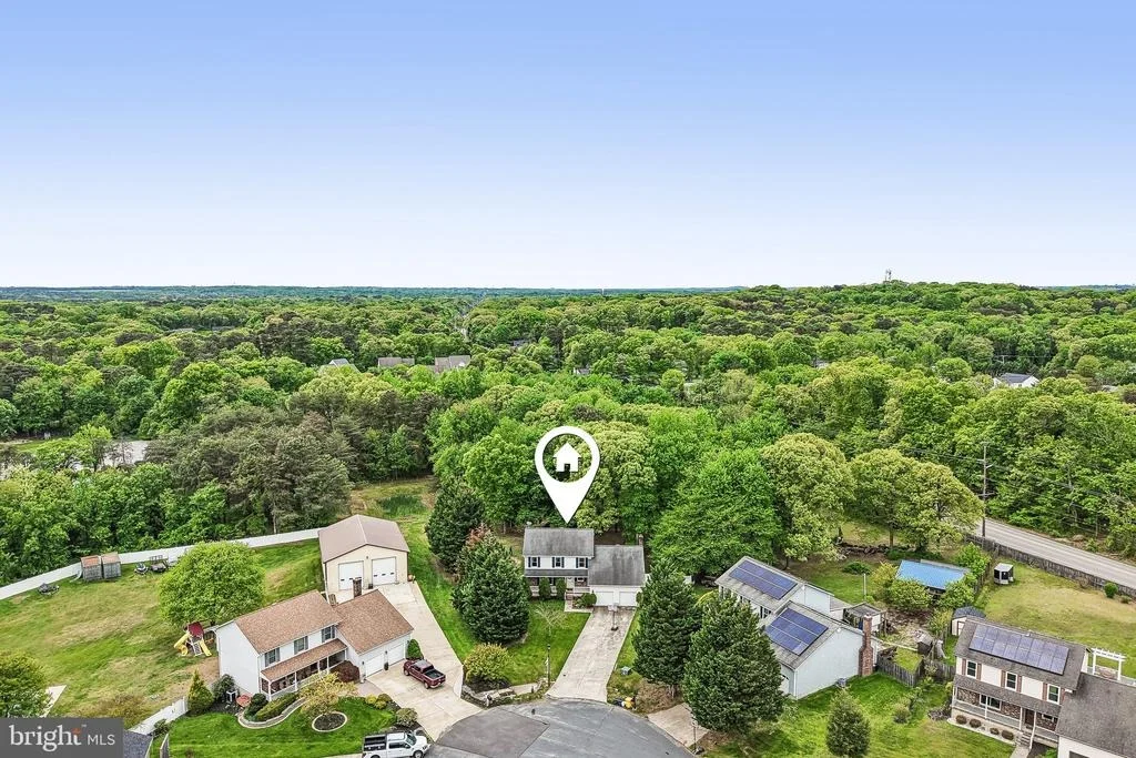 Photo of 592 EASON DRIVE